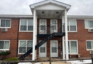 Building Photo - 4340 Wilson Ave