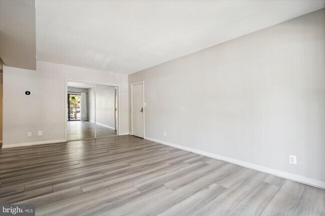 Building Photo - 205 Skyhill Rd