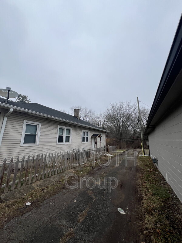 Foto del edificio - 15 N Riley Ave