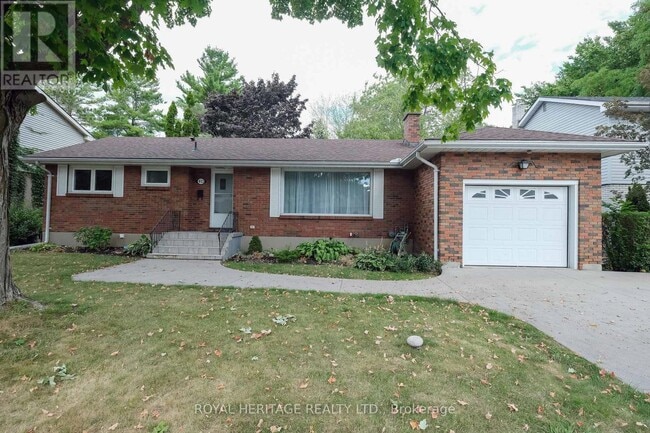 Photo du bâtiment - 40 Rosewood Ave