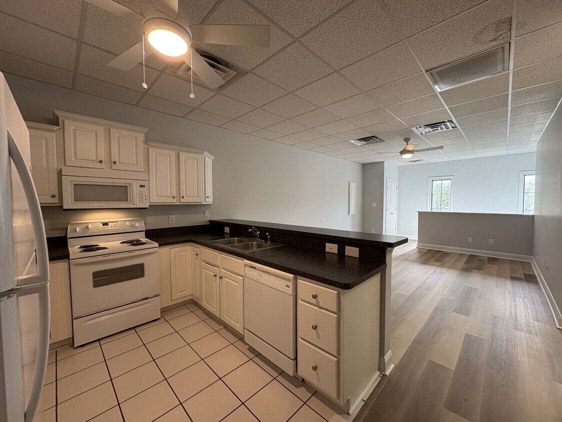 Foto principal - 1311 Enterprise Dr