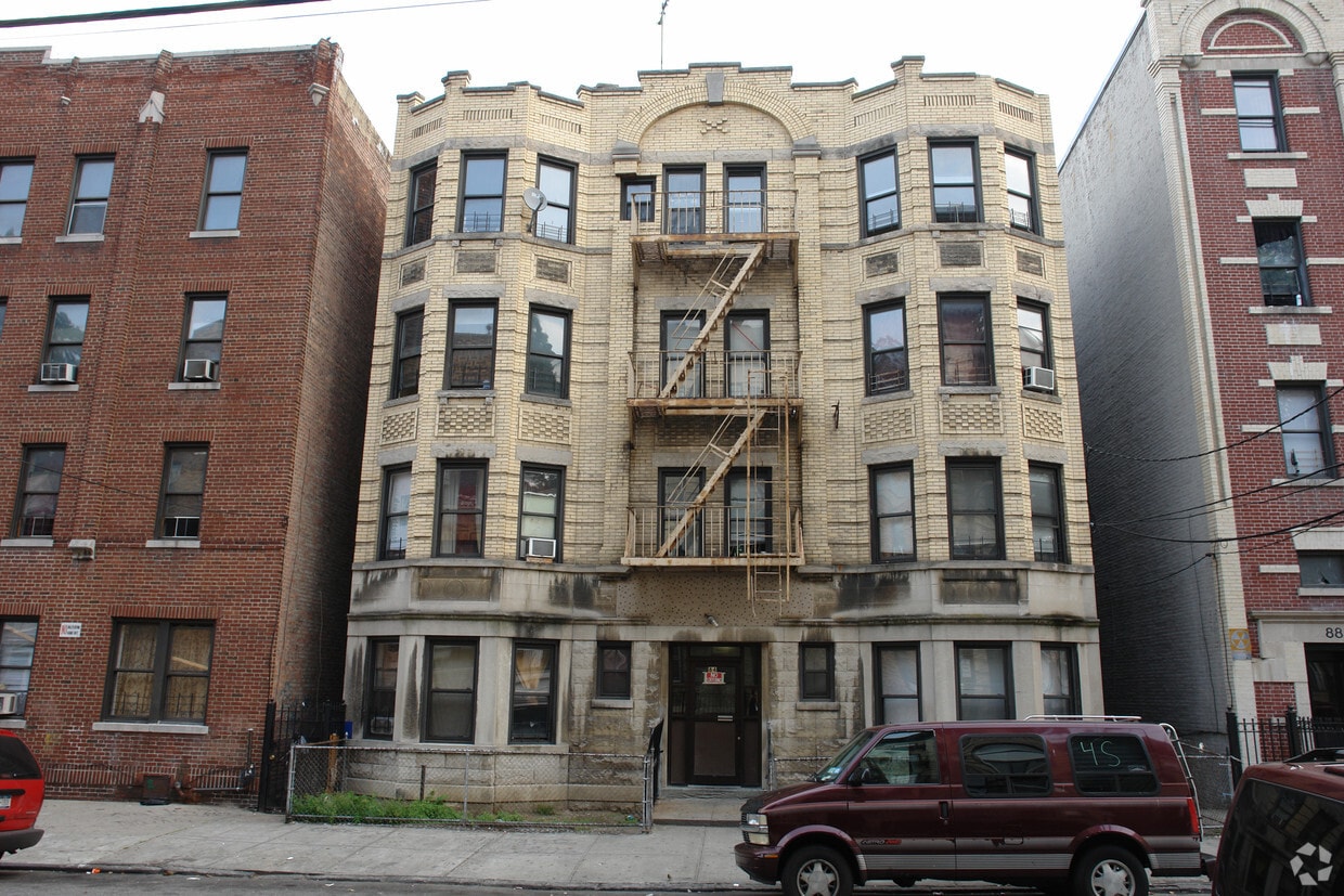 84 Saratoga Ave, Yonkers, NY 10705 Apartments in Yonkers, NY