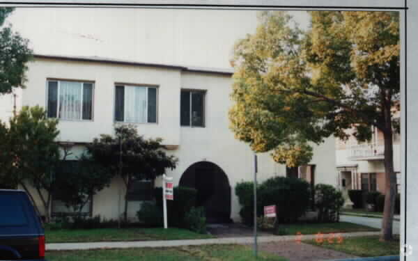Primary Photo - 118 E Lomita Ave