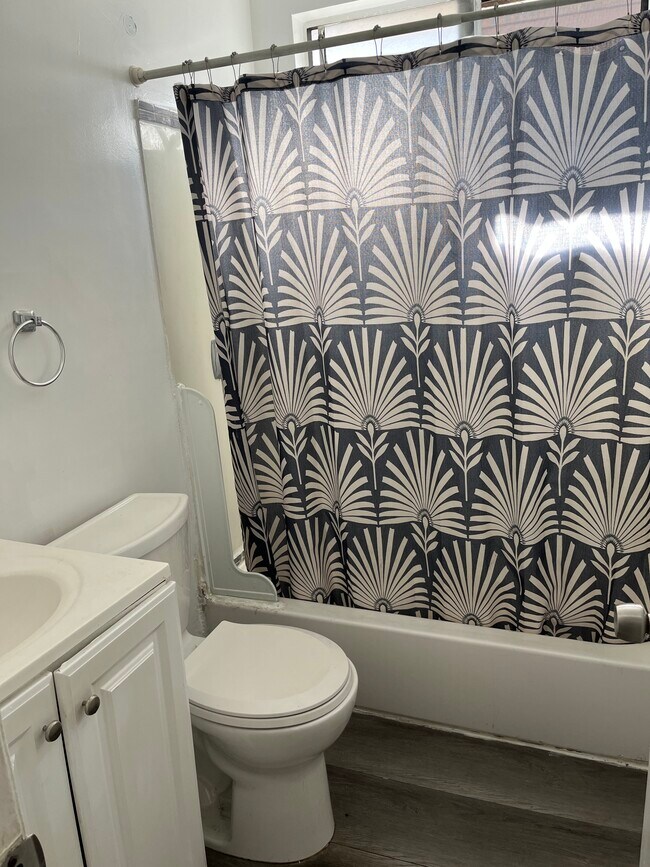 Foto del edificio - 928 S Ford Blvd