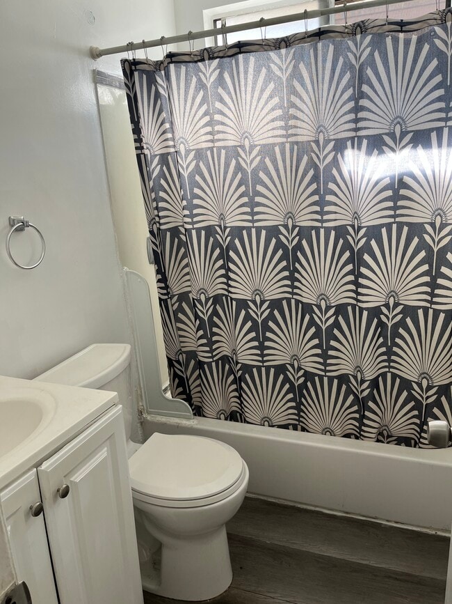 Building Photo - 928 S Ford Blvd