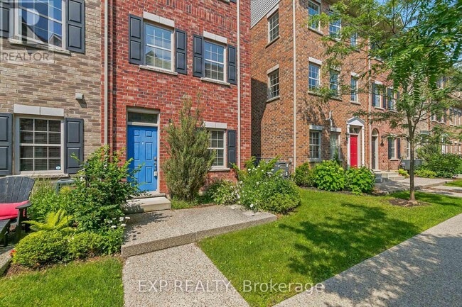 Building Photo - 12 Oxfordshire Ln