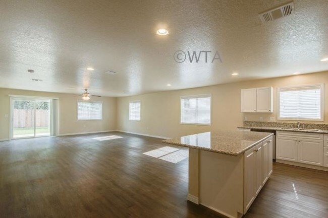 Building Photo - 3 bedroom in SAN ANTONIO TX 78249