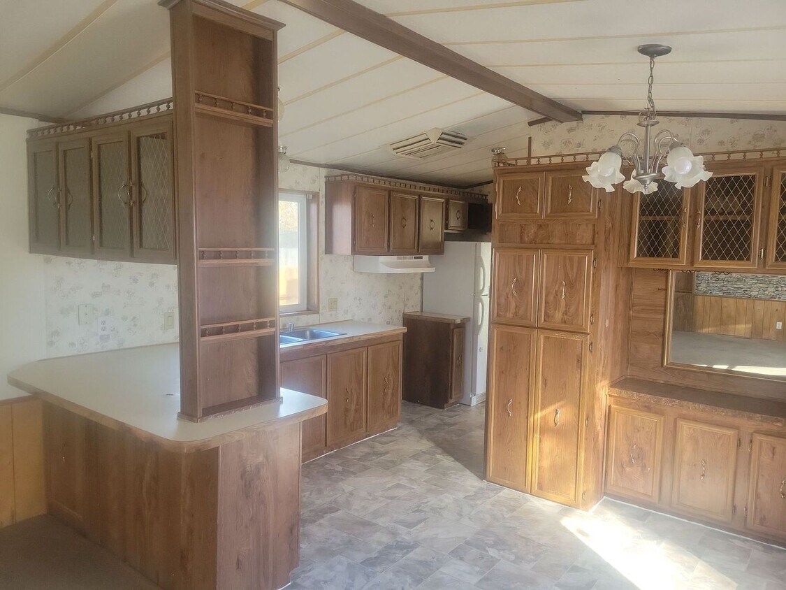 Primary Photo - 2 Bedroom, 2 Bathroom Trailer House For Rent
