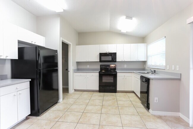 Building Photo - 6109 63rd Ave E