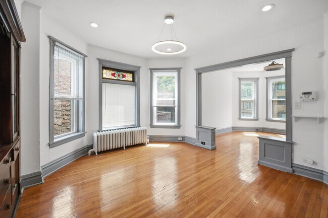 Building Photo - 1448 E 69th Pl