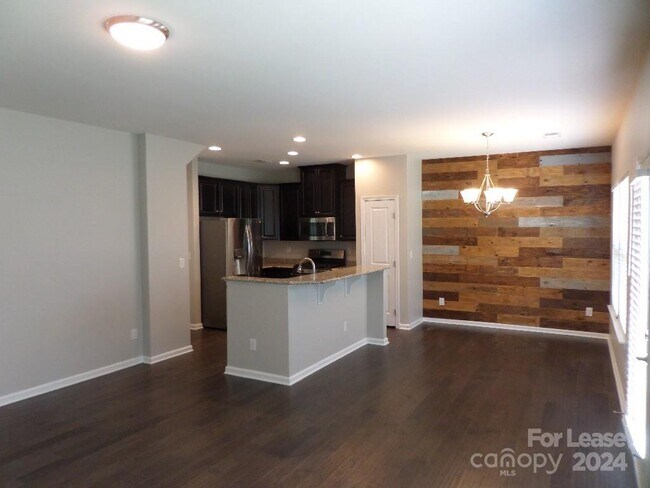 Foto del edificio - 1614 Fleetwood Dr