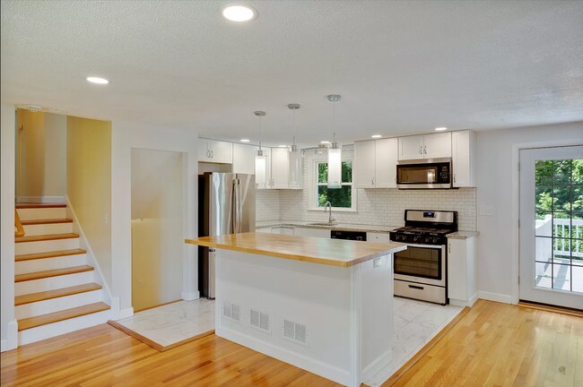 Foto del edificio - 12 Joyce Rd