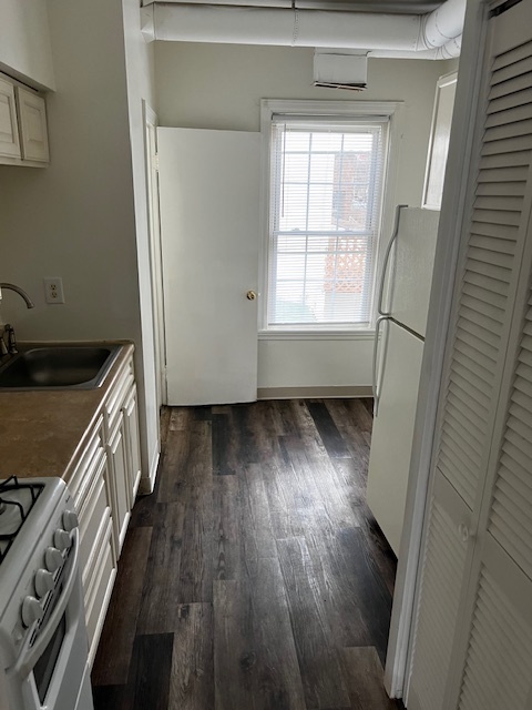 Kitchen - 1103 Jefferson Ave