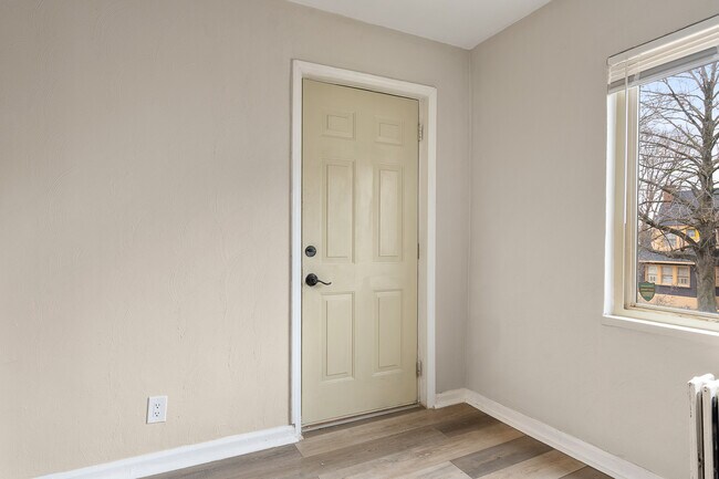 Foto del edificio - 602 Rockford Ave