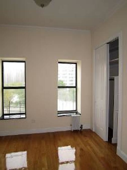 Primary Photo - 334 E 6th St