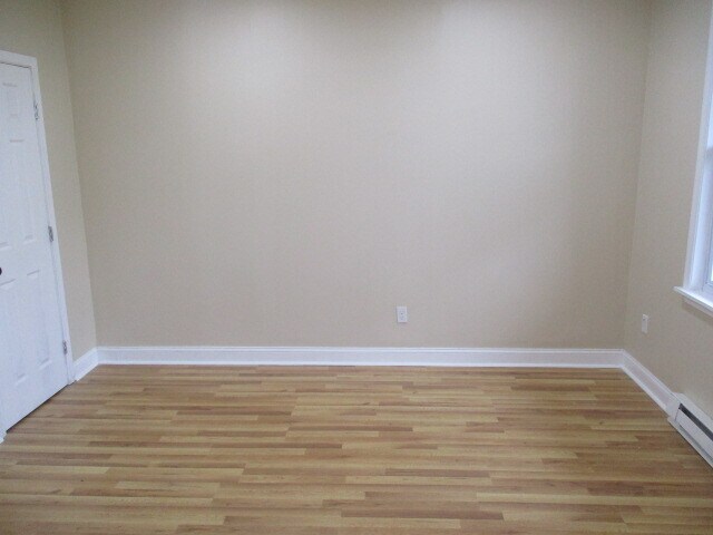 Foto principal - 4919 Catharine St