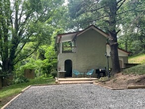 Building Photo - 450 Hill Terrace