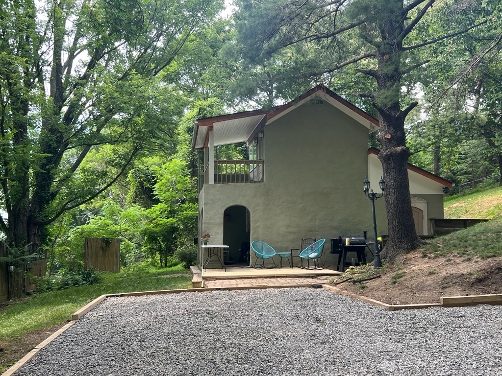 Primary Photo - 450 Hill Terrace