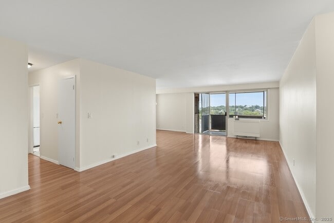 Building Photo - 50 Glenbrook Rd