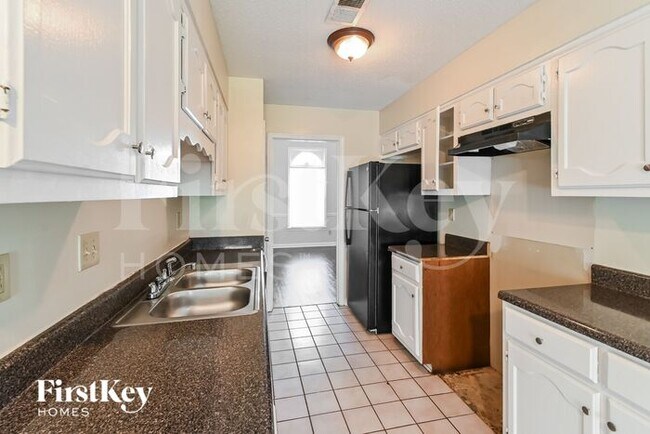 Foto del edificio - 8441 Woolrich Drive