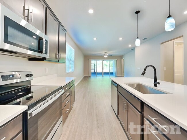 Building Photo - 5725 Arlington River Dr.