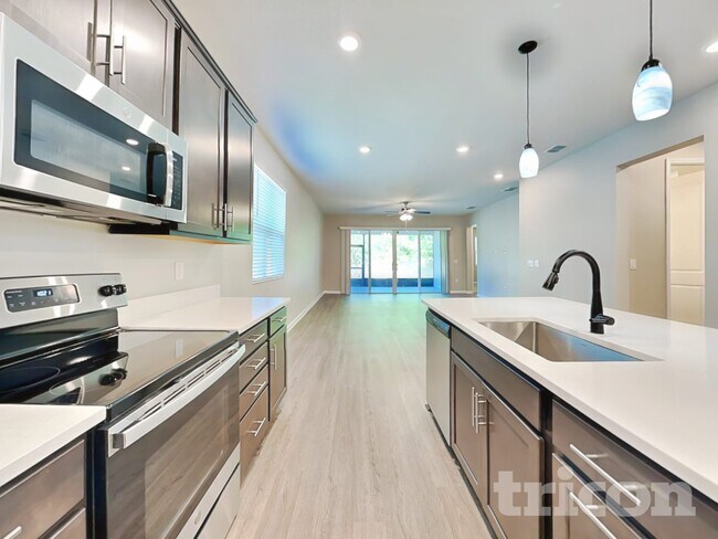 Foto del edificio - 5725 Arlington River Dr.