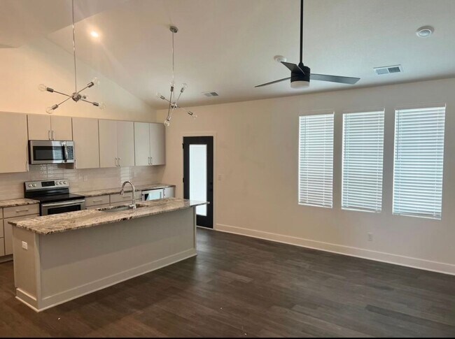 Foto del edificio - 104-106 Oakwood Ct