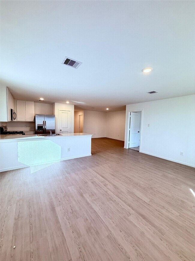 Foto del edificio - 6502 Tricolor Beech Ln