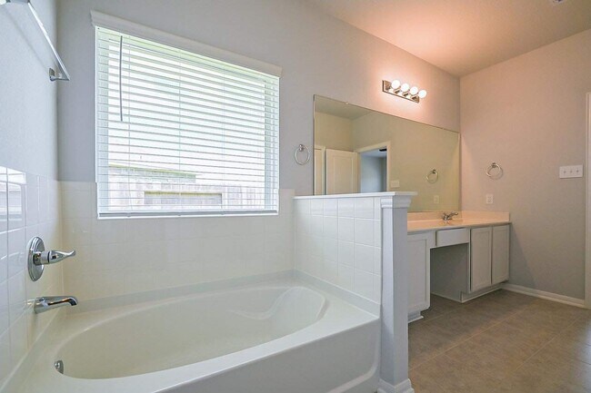 Foto del edificio - 16318 Westley Ridge Dr