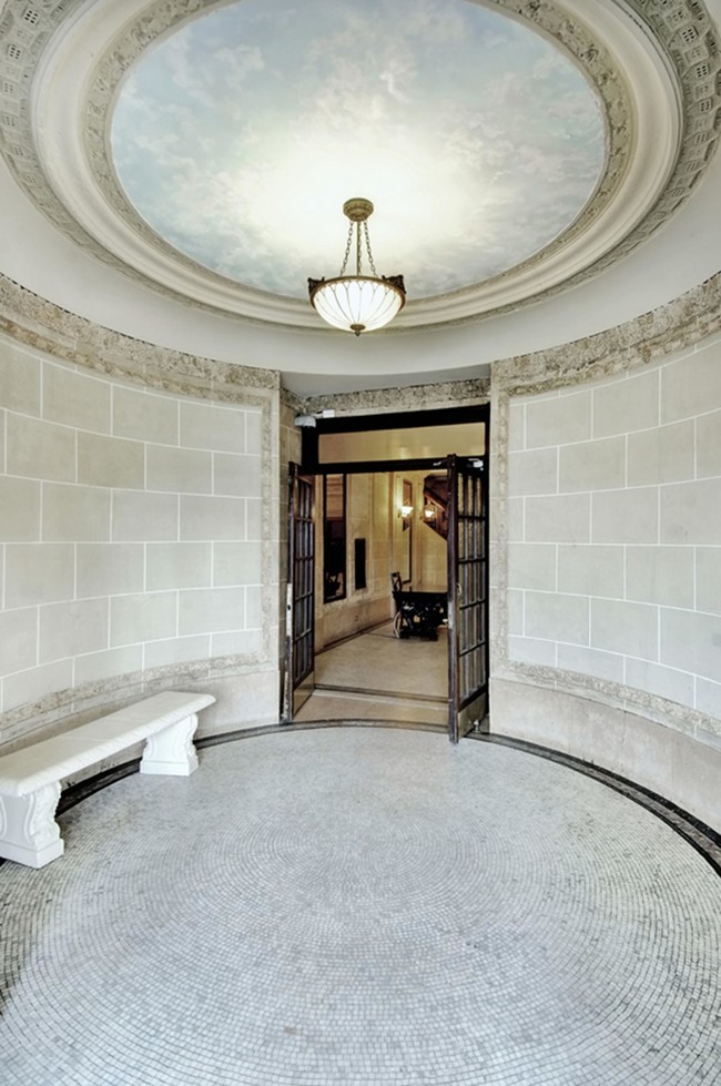 Building Photo - 730 Riverside Drive