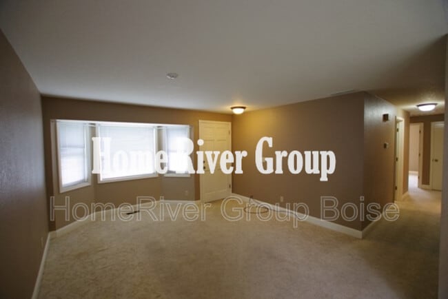 Building Photo - 5358 S Laramie Pl