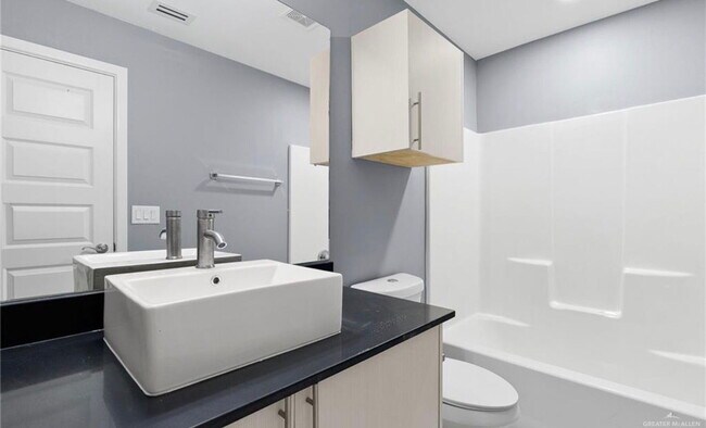 Foto del edificio - 1421 W Harrison Ave