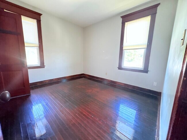 Building Photo - 72 Peck Ave