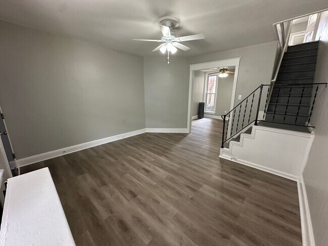 Building Photo - Charming updated 3 bed 1 bath in amazing location
