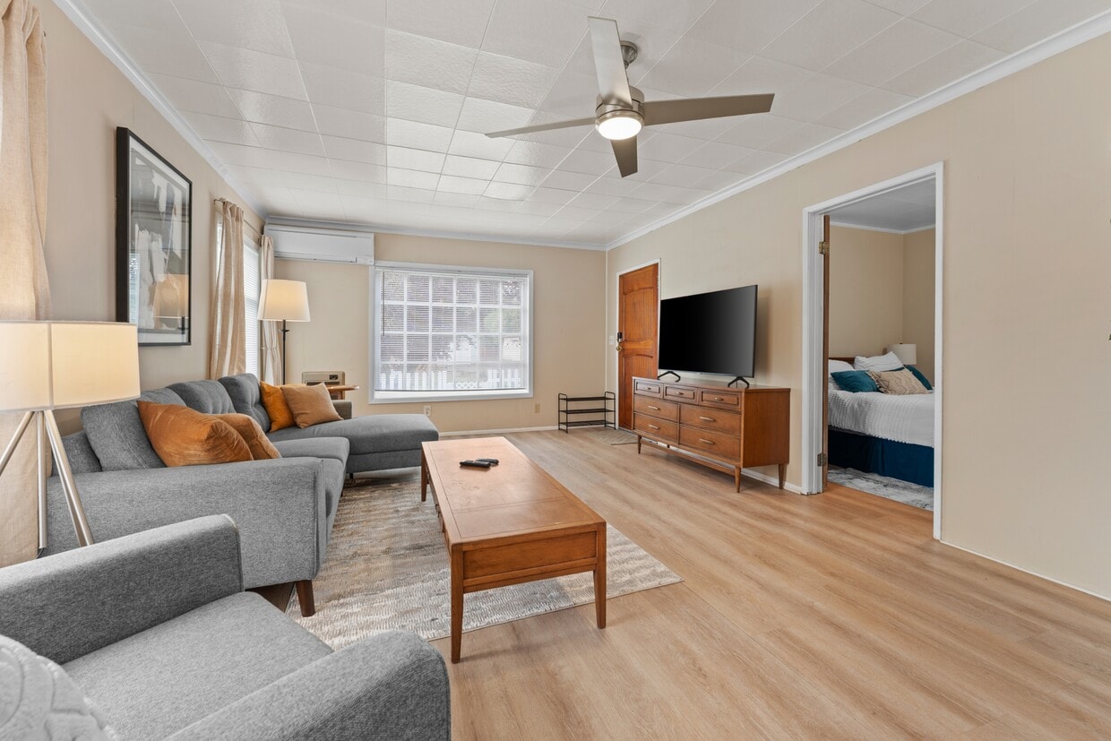 Primary Photo - 1612 E 29th St