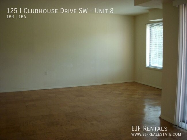 Foto del edificio - 125 Clubhouse Dr SW