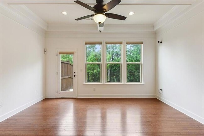 Foto del edificio - 2422 Norwood Dr SE