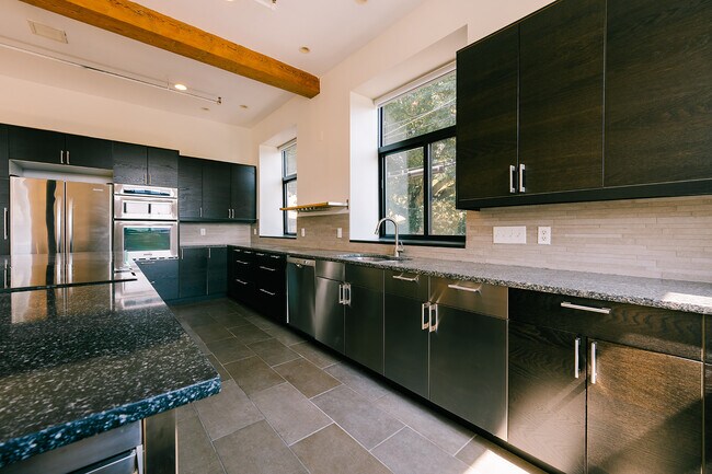 Foto del edificio - 28 Wolcott St