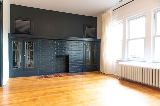 Foto del edificio - 1302 Lakepointe St