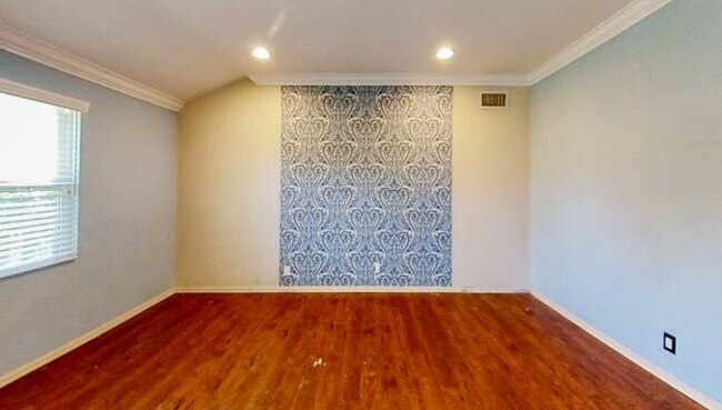 Building Photo - 4834 Beeman Ave