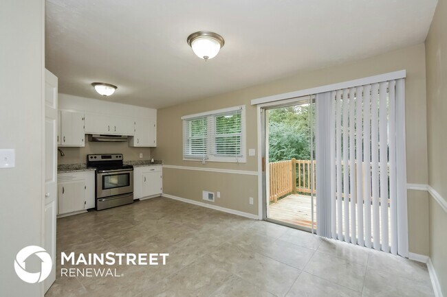 Foto del edificio - 464 Pinecrest Dr