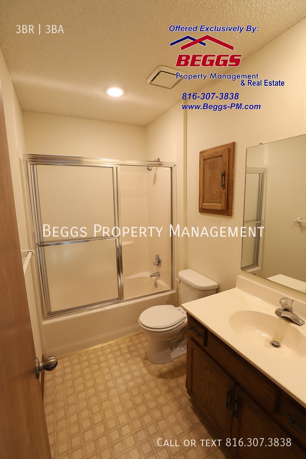Building Photo - 317 Dains St