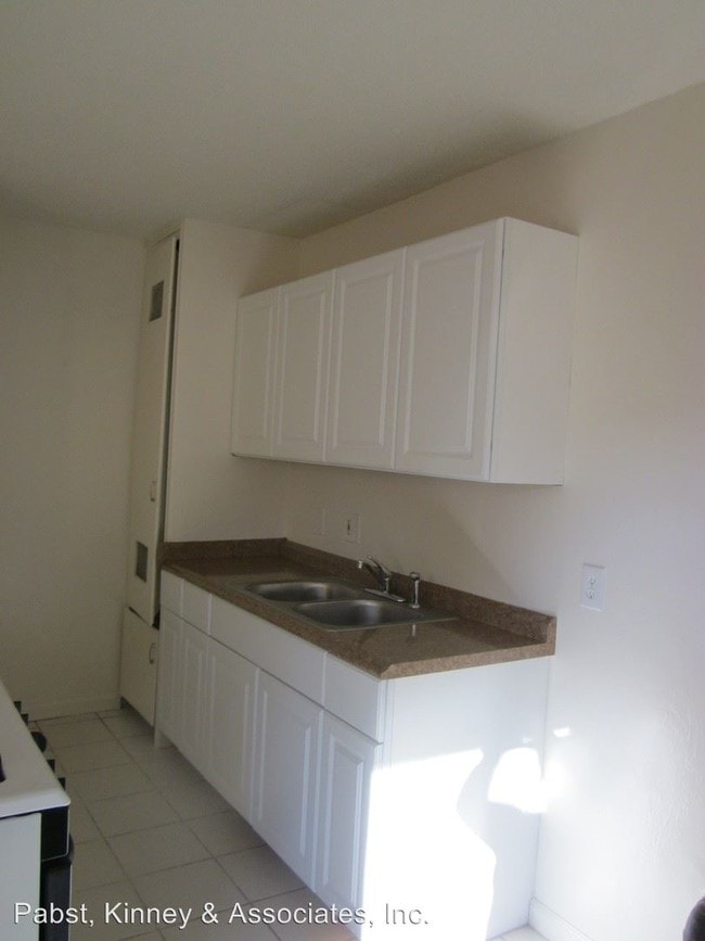 Building Photo - 840 Chestnut Ave