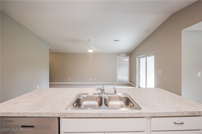 Foto del edificio - 3317 63rd St W