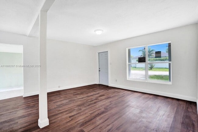 Building Photo - 3505 SW 12th Ct