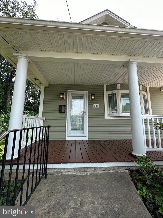 Foto del edificio - 208 E Collingswood Ave