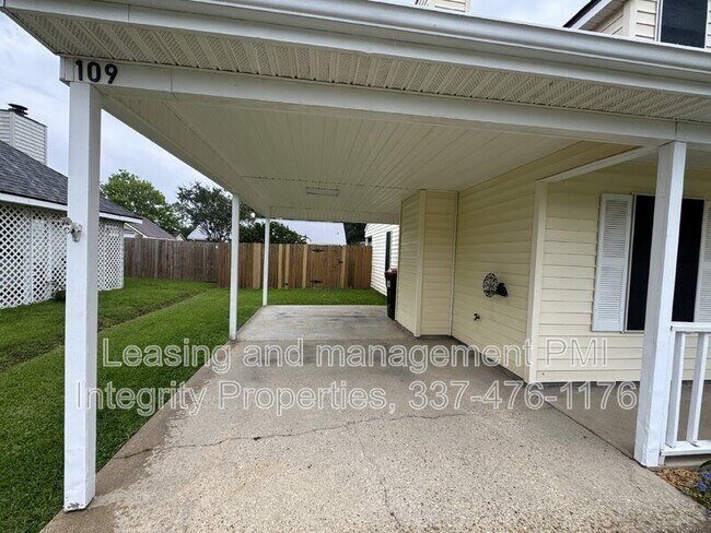 Foto del edificio - 109 Sugarcreek Dr