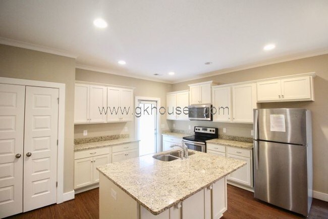 Foto del edificio - 5525 Park Side Rd