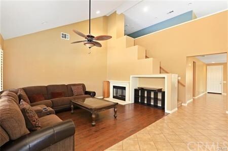 Foto del edificio - 14355 Corbin Dr