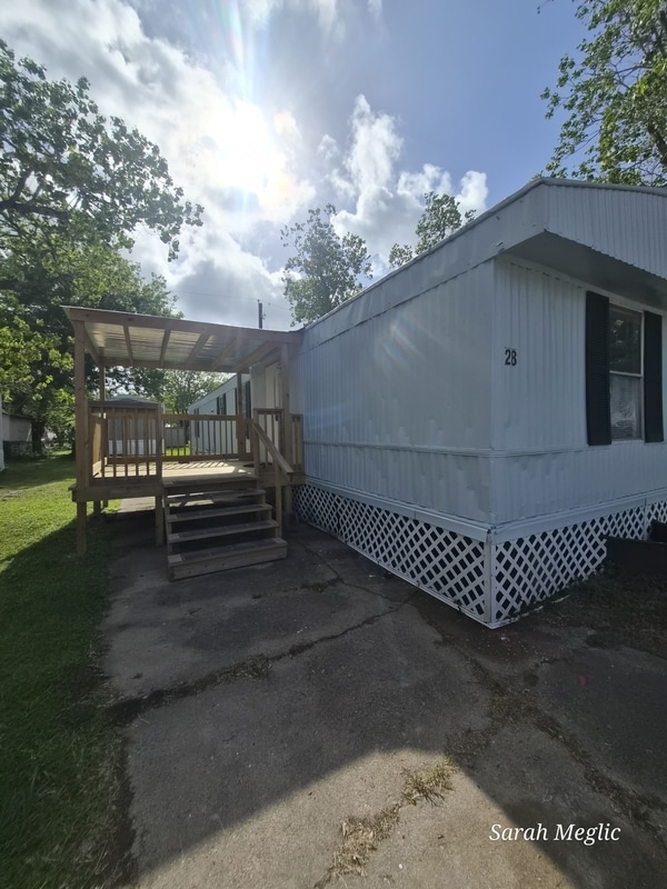 Building Photo - 775 Steele Rd